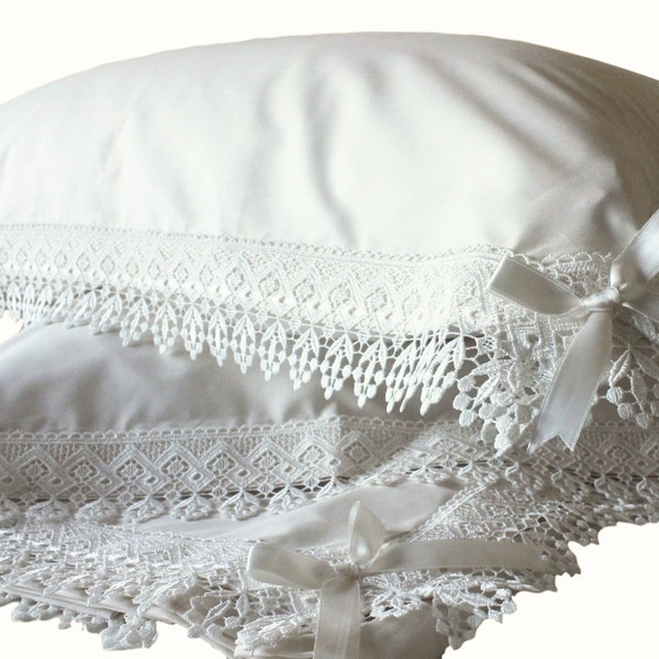 Romantic bedding with lace edge.Victorian bedding,White lace bedding,vintage style bed sheets,wedding bedding.Lace sheet set.Italian bedding