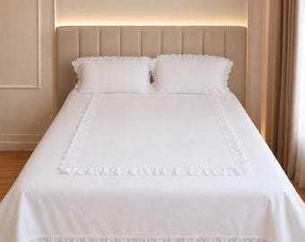 Lace duvet cover. Cotton fabric and broderie anglaise. Made in Italy. Custom-size duvet cover.