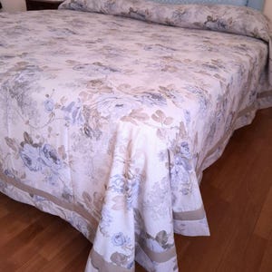 Cotton bedspread. Italian handmade. Light bedspread. Greige bedspread with a small rose design. Custom made. Made in Italy