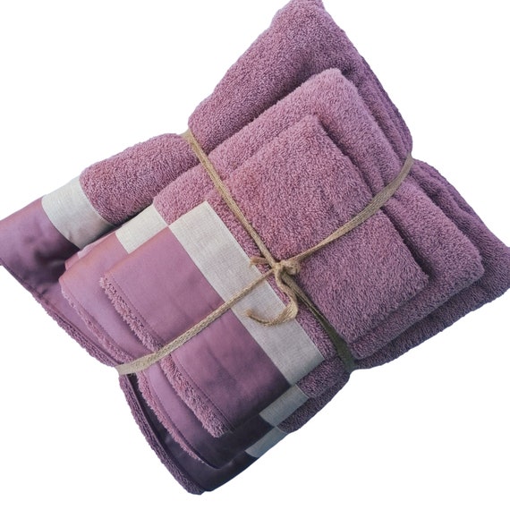 Set asciugamani da bagno, 5 pezzi con 2 grandi 2 piccoli 1 telo doccia.  Spugna di cotone 100% e balza in lino e raso. Made in Italy -  Italia