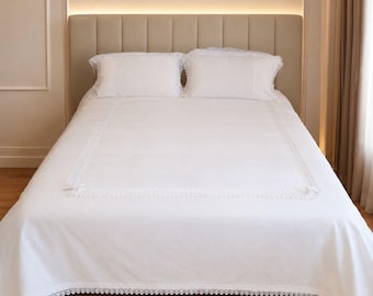 Lace bedspread. Sateen fabric and macramé lace. Choose the color of the fabric. Made in Italy. Romantic blanket. Wedding bedding.