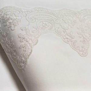 Sateen duvet cover with lace. Handmade in Tuscan. White sateen 300TC. Custom-made lace bedding. Perfect wedding gift. Made in Italy