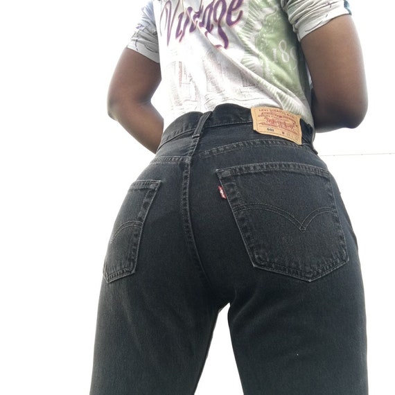 black vintage levis mom jeans