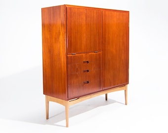 Mid Century Teak & Oak Cabinet Sideboard, Danish Scandinavian Design 1950’s
