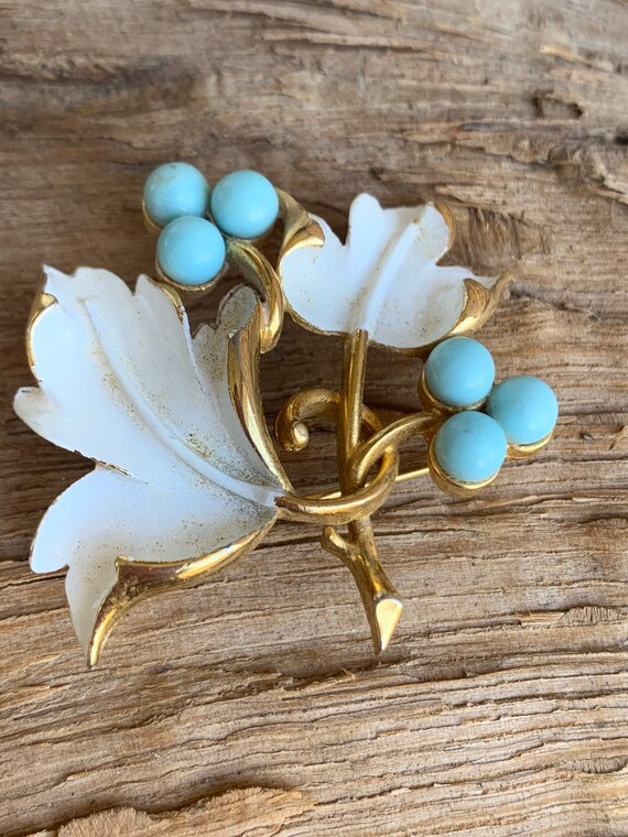 Sarah Coventry Signed 1960s Placid Beauty Brooch … - image 2