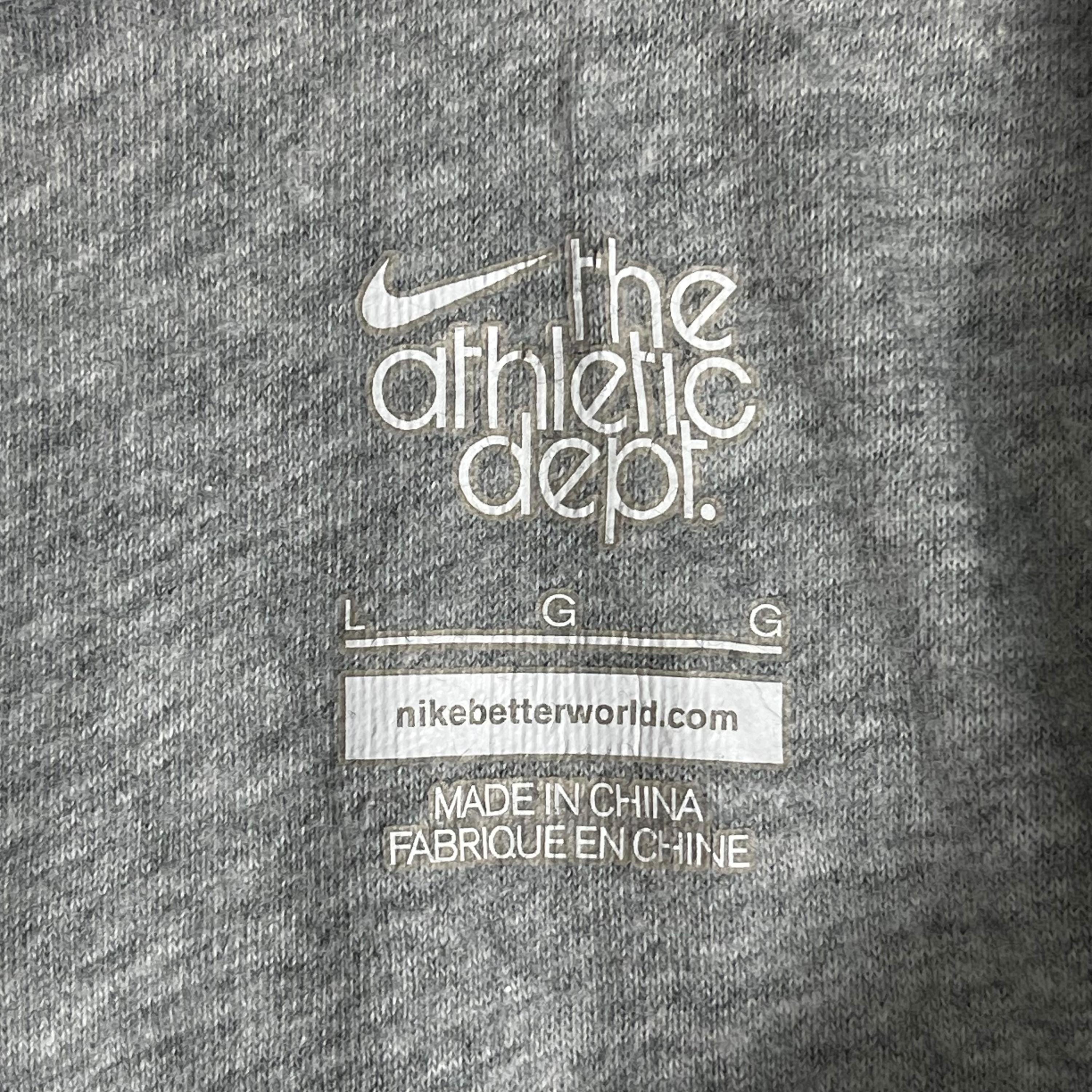 NIKE FABRIQUE EN CHINE Women\u0027s Nike Nike Light Blue Sweatshirt Blue, L | Beyond Retro