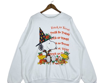 Vintage 90s Peanuts Snoopy Thrick Or Threat  Sweatshirt Crewneck Made In Canada Pullover Jumper Size XL