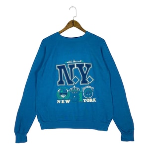 Felpa vintage anni &#39;80 di New York con scollo rotondo e grande logo, blu, prodotta negli USA, taglia M