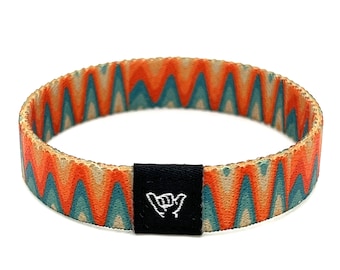 Tidal Wave Hang Loose bracelet