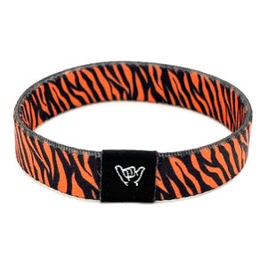 Tiger Stripe Hang Loose bracelet