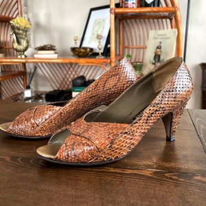 80s vintage genuine snake skin leather heels open toe pumps shoes // EU6