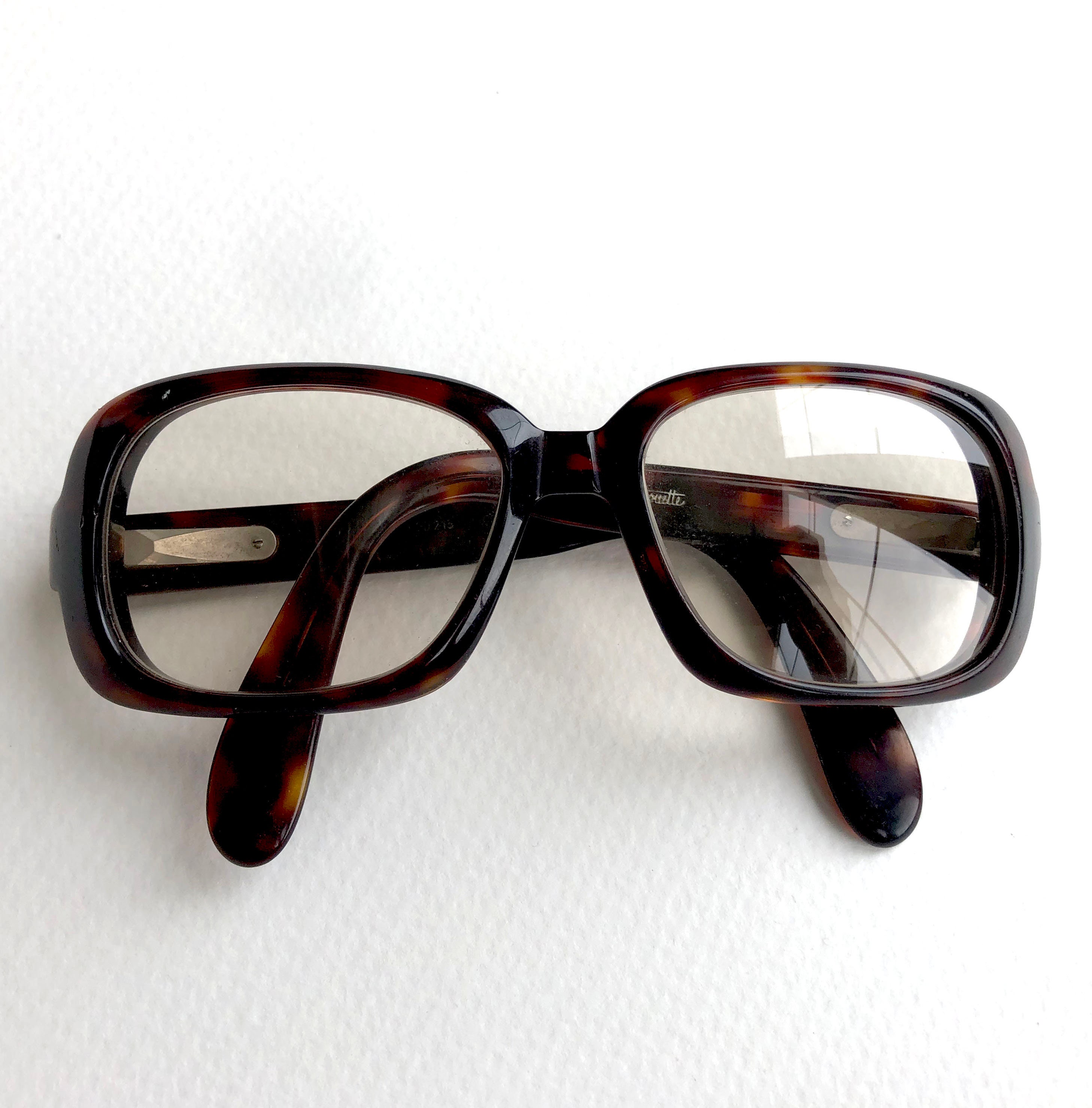 Dakota Flat Top Sunglasses in Ash by LINDA FARROW – LINDA FARROW