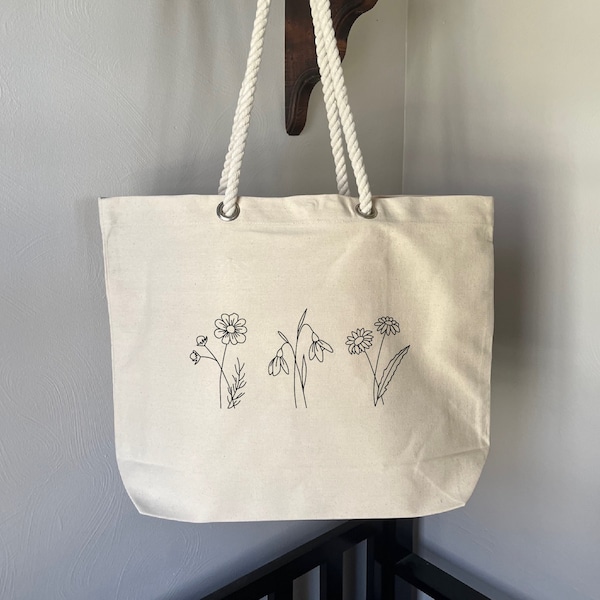 Customized Tote Bag | Birth Flower Tote Bag | Floral Beach Bag | Large Tote | Personalized Travel Bag | Mother's Day Gift | Shopping Bags