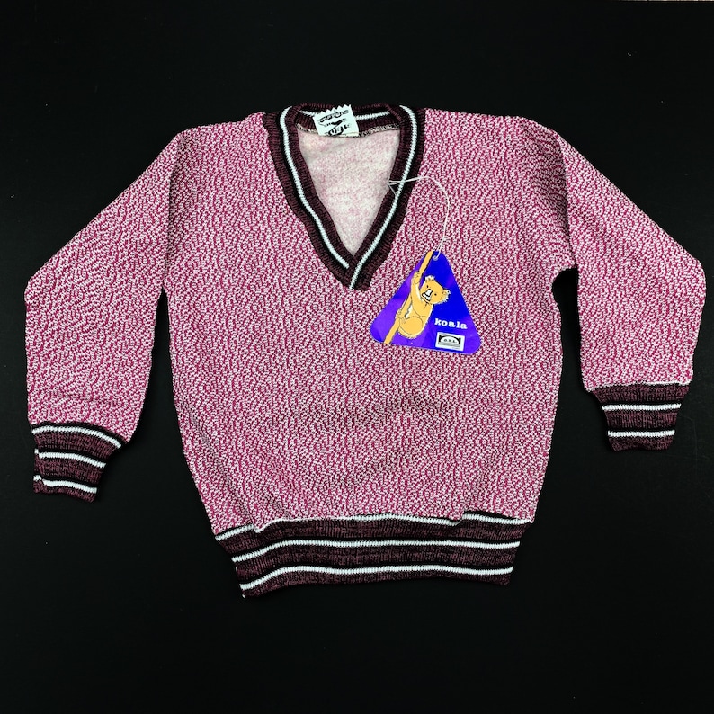 Age 2-3 years vintage 1960\u2019s NEW unworn v neck jumper