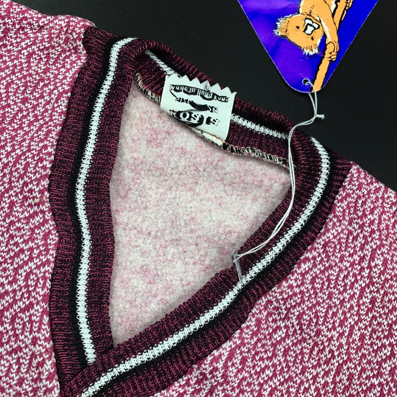 Age 2-3 years vintage 1960\u2019s NEW unworn v neck jumper