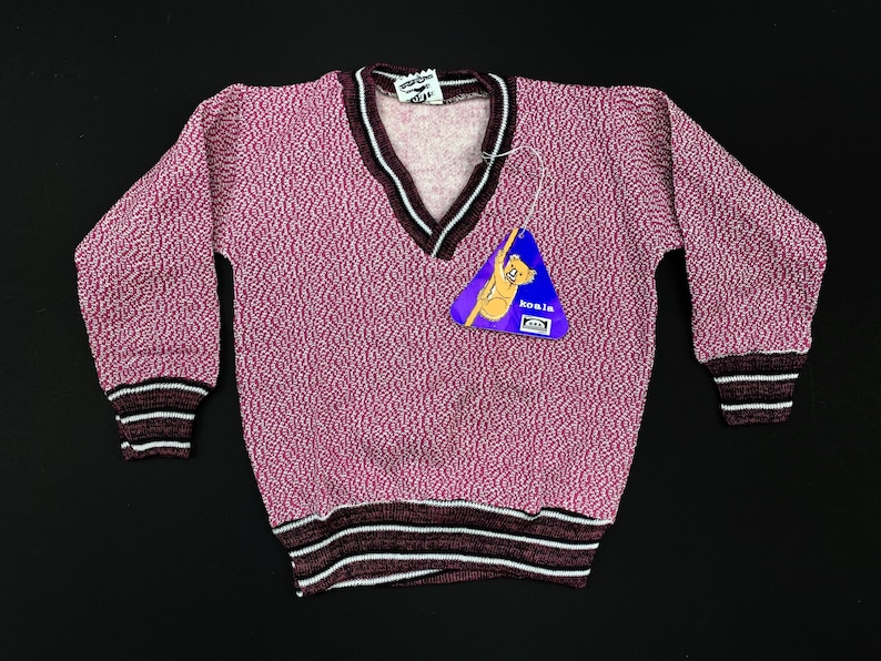 Age 2-3 years vintage 1960\u2019s NEW unworn v neck jumper