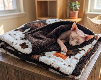 Double‑Sided Fleece Blanket for Cats or Dogs