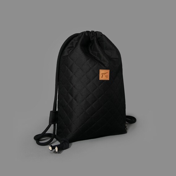 Black Quilted Drawstring Backpack: Water-repellent Gym  display picture 3
