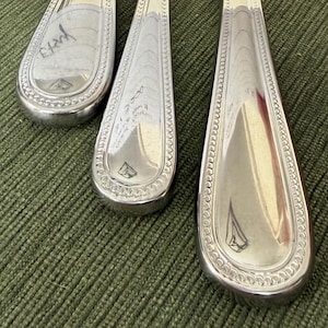 Reed & Barton Grand Hotel II Stainless Flatware • 18/10 Stainless • Replacement Knives • Beaded Edge