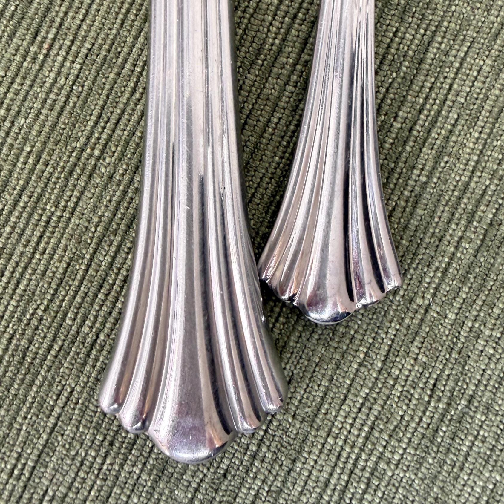 Reed & Barton Stainless Flatware Reed & Barton 1800 20-Piece