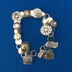 Button Bracelet, Vintage Style, Handmade, size 7.5 inches