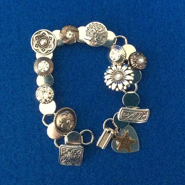 Button Bracelet, Vintage Style, Handmade, size 7.5 inches