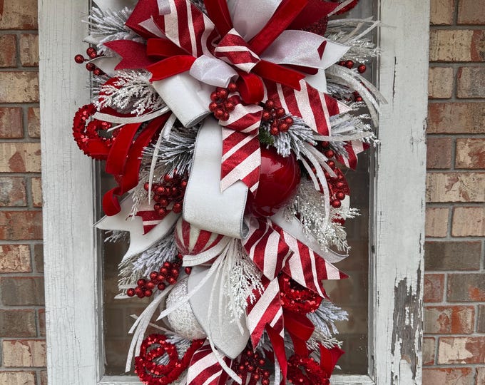 Red and White Christmas Wreath, Peppermint Candy Cane, Home Decor, Front Porch Decor, Front Door Decor, Holiday Door Decor, Christmas Decor