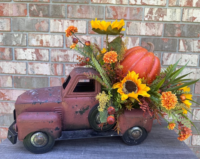 Rustic Vintage Truck Fall Centerpiece, Pumpkin & Sunflower Autumn Table Decor, Farmhouse Thanksgiving Centerpiece, Fall Floral Arrangemen