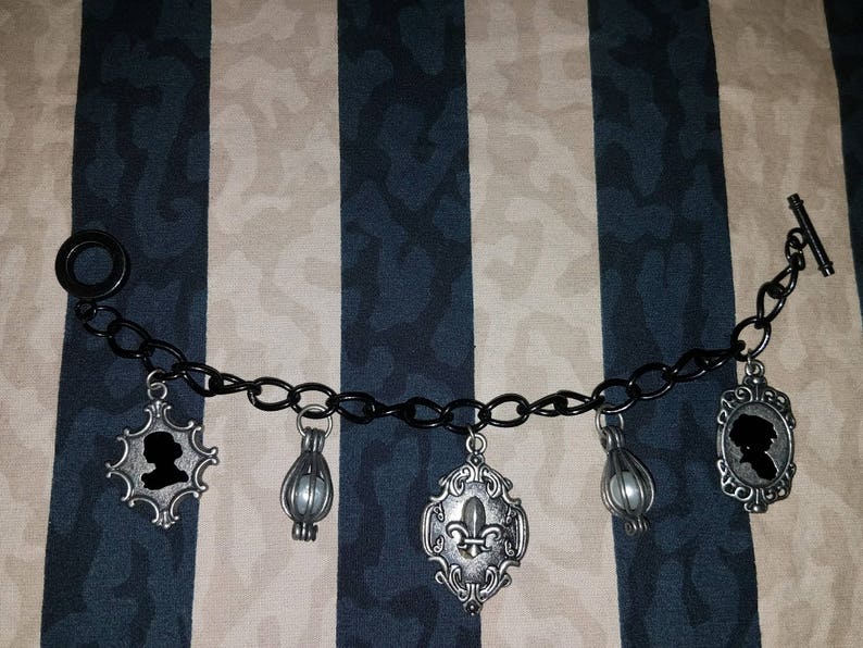 Pearl and Fleur de lis Charm Bracelet Cameo