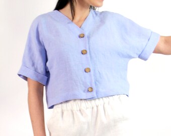 Kurze locker gewaschenes Leinen Kimono Fliederblau mit Holzknöpfen, V-Ausschnitt Kimono Kurzarm Leinenhemd mit braunen Knöpfen, MaTuTu