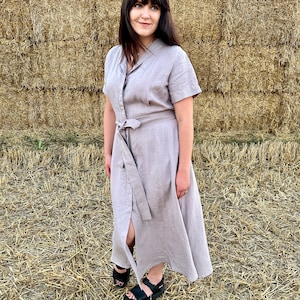 Vestido largo de verano de lino lavado en línea A en color lila polvoriento con cuello chal, mangas cortas, cinturón y bolsillos, regalo para mujer MaTuTu Linen Style