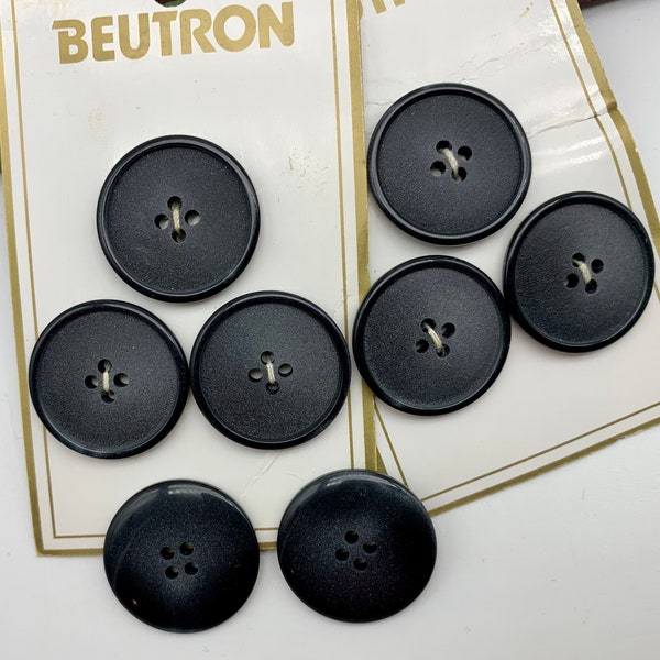 8 x boutons en plastique Beutron noirs. Gros boutons avec fermeture à 4 trous. Taille 20mm