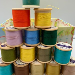 15 x SYLKO WOODEN and Plastic Spools/ Cotton Reels, Dewhurst Sylko Fast Dye, Cotton Threads, Original Colour Labels image 1