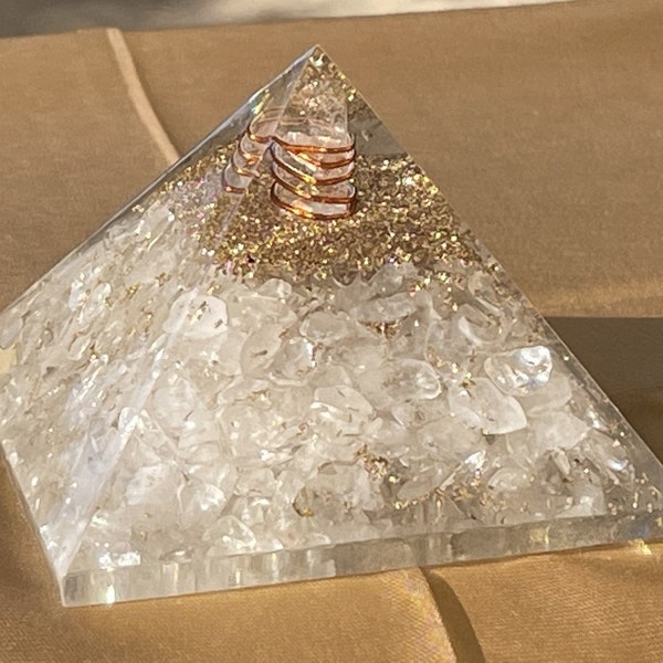 EMF Protection Clear Quartz Pyramid with FREE Pendulum 9.99 value