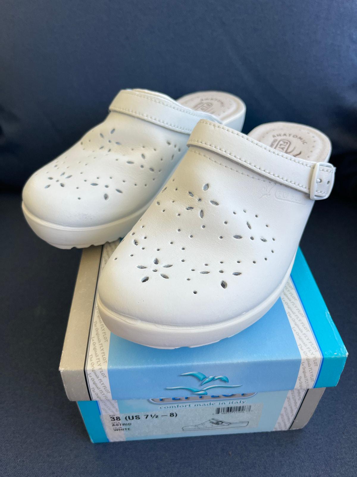 Fly Flot Daisy White Leather Clogs Size 38 Nursing Anti - Main Image