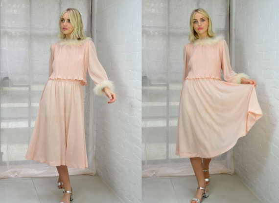 Vintage 1970s Pastel Pink & Ivory Feather Midi Par