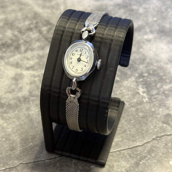 Ladies Timex Manual Wind - VINTAGE