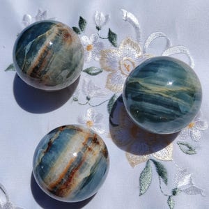 Blue Calcit spheres (Onyx) - beautyful colour