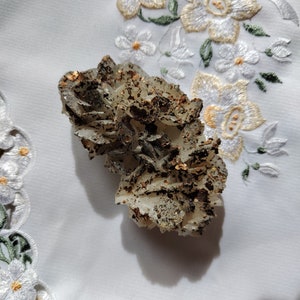 Calcit with pyrolusit