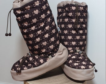 Ballet or Dance warm - up booties, Women's warm - up booties, Men's warm - up booties, Softshell boots, Stay-put booties, Carrier footwear