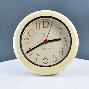 Vintage Space Age Table Clock by Skyline Junghans, Germany / White Retro Plastic Clock / Mid Century Table Clock / Quartz Table Clock / 1980