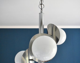 3つのガラス球を備えたスペースエイジクロームシャンデリア：ミッド