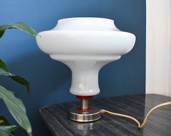 Opalineglazen tafellamp uit het midden van de eeuw: retro accentlicht uit de jaren 70