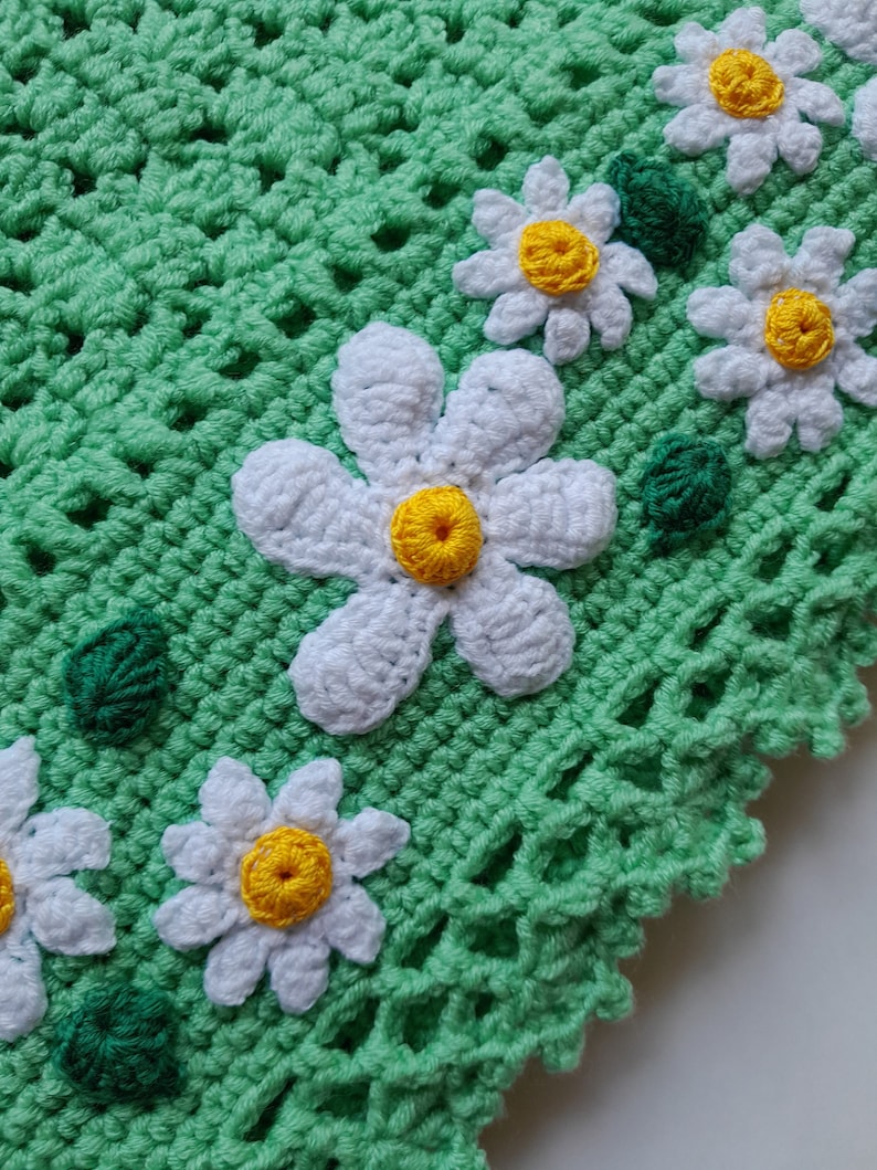 Green Crochet Baby Blanket With Daisy Flowers Applique Etsy