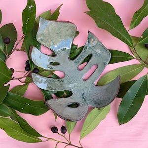 Green Ceramic Monstera Catch All Dish