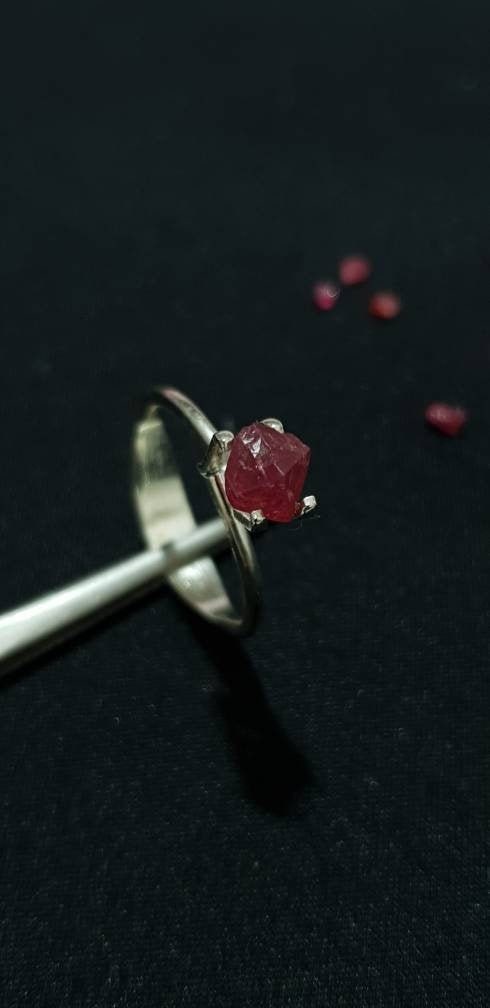Burma,Spinel,Raw Garnet Ring, 925 Silver Ring,1.35 cts Spinel Weight,burma spinel,Natural Pyramid,Shape Garnet,birthstone,personalized ring,