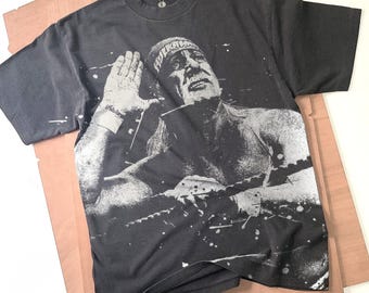 Koszulka Hulk Hogan w kolorze wybielonym: Wyblakła czarna bawełniana koszulka zapaśnicza