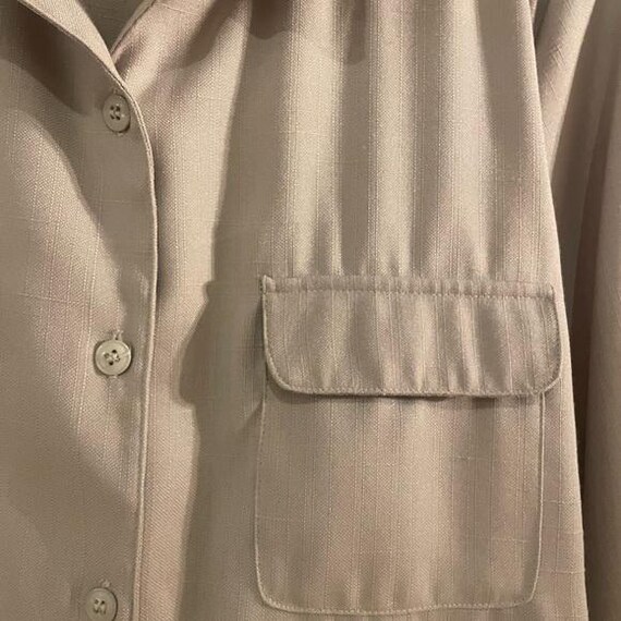 Women’s Plus Size Taupe Button-Front Utility Blou… - image 4
