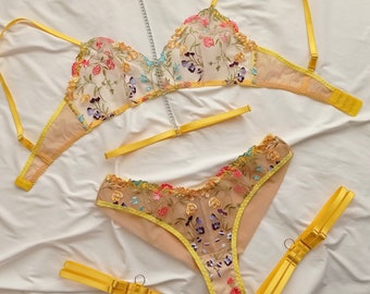 Embroidered lingerie set  Floral lingerie set Floral mesh lingerie Lace bra Floral bralette Embroidered bra top Bra and panty set