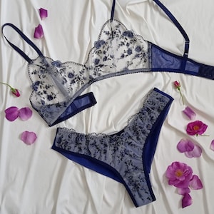 Fleur de lingerie bleue Lingerie brodée Ensemble de lingerie florale Ensemble de sous-vêtements mignons Culotte florale Haut de soutien-gorge brodé Ensemble soutien-gorge et culotte